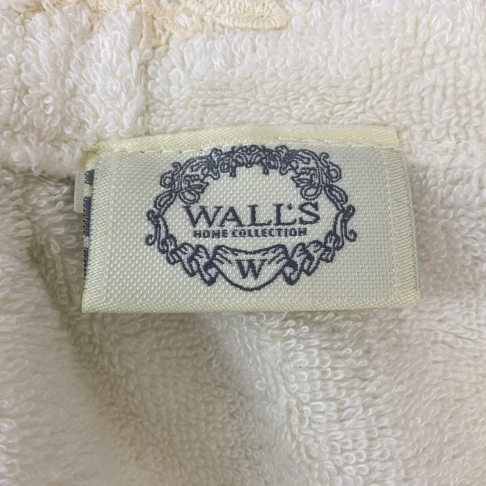 Walls Home Collection vintage lace