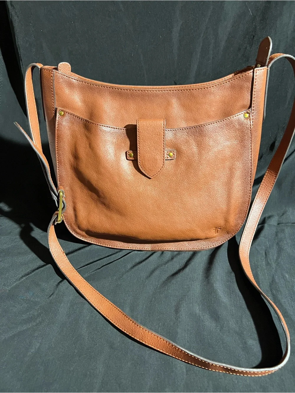 FRYE Saddle Leather Shoulder Bag in Cognac Brown