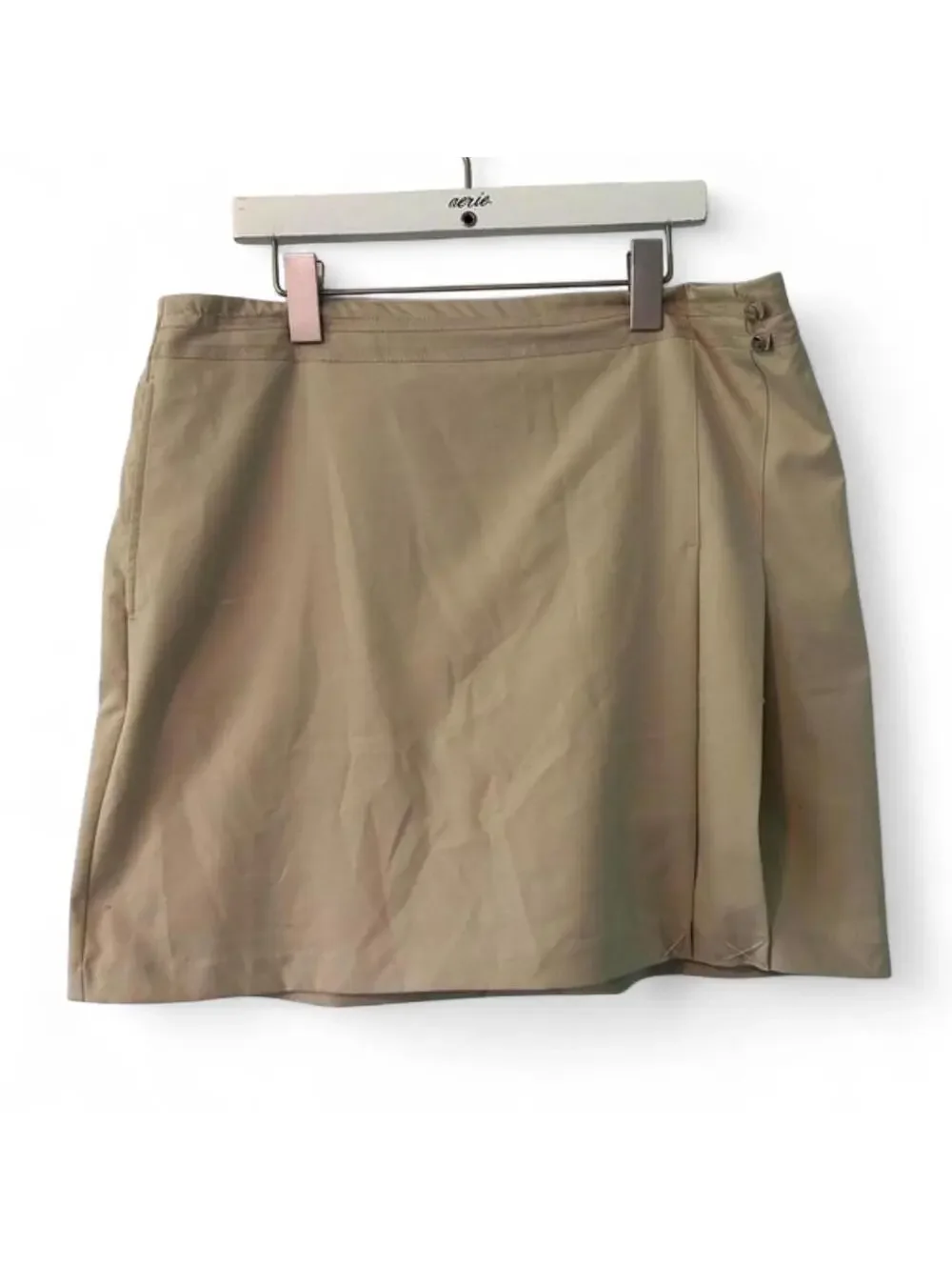 Izod Cool FX Tan and Cream pleated mini skort- size 10