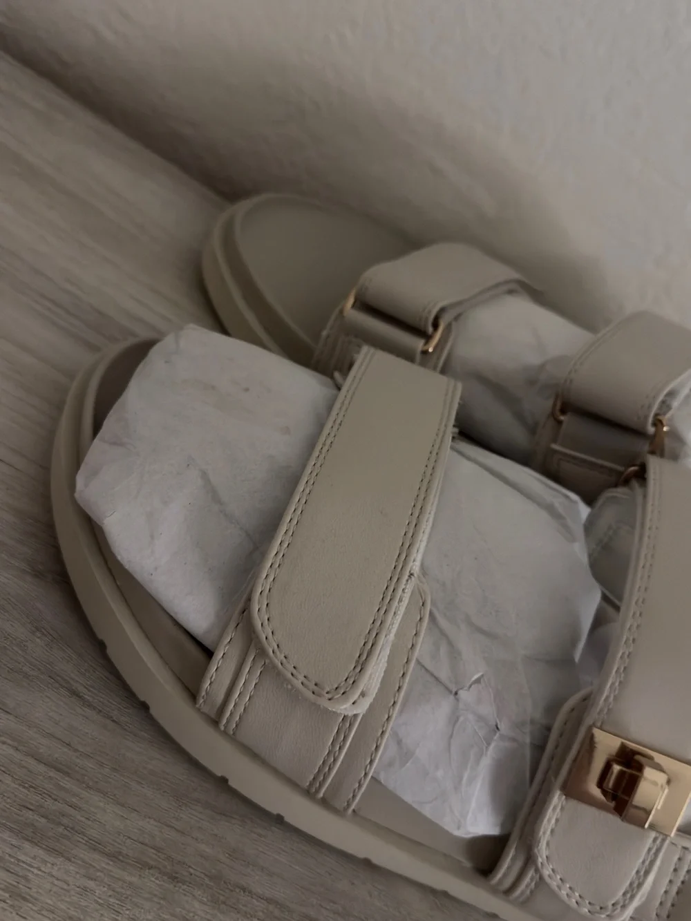 Torrid Cream Leather Adjustable Velcro Strap Sandals - Size 8.5