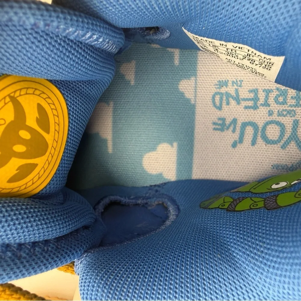 adidas adventures these yellow