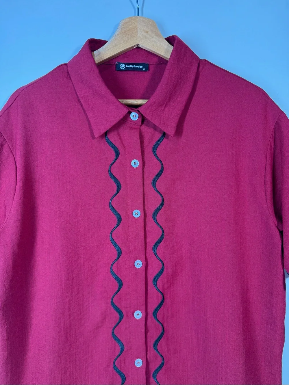PrettyGarden Women’s Pink Button-Up Blouse Wavy Trim Short Sleeve Size M