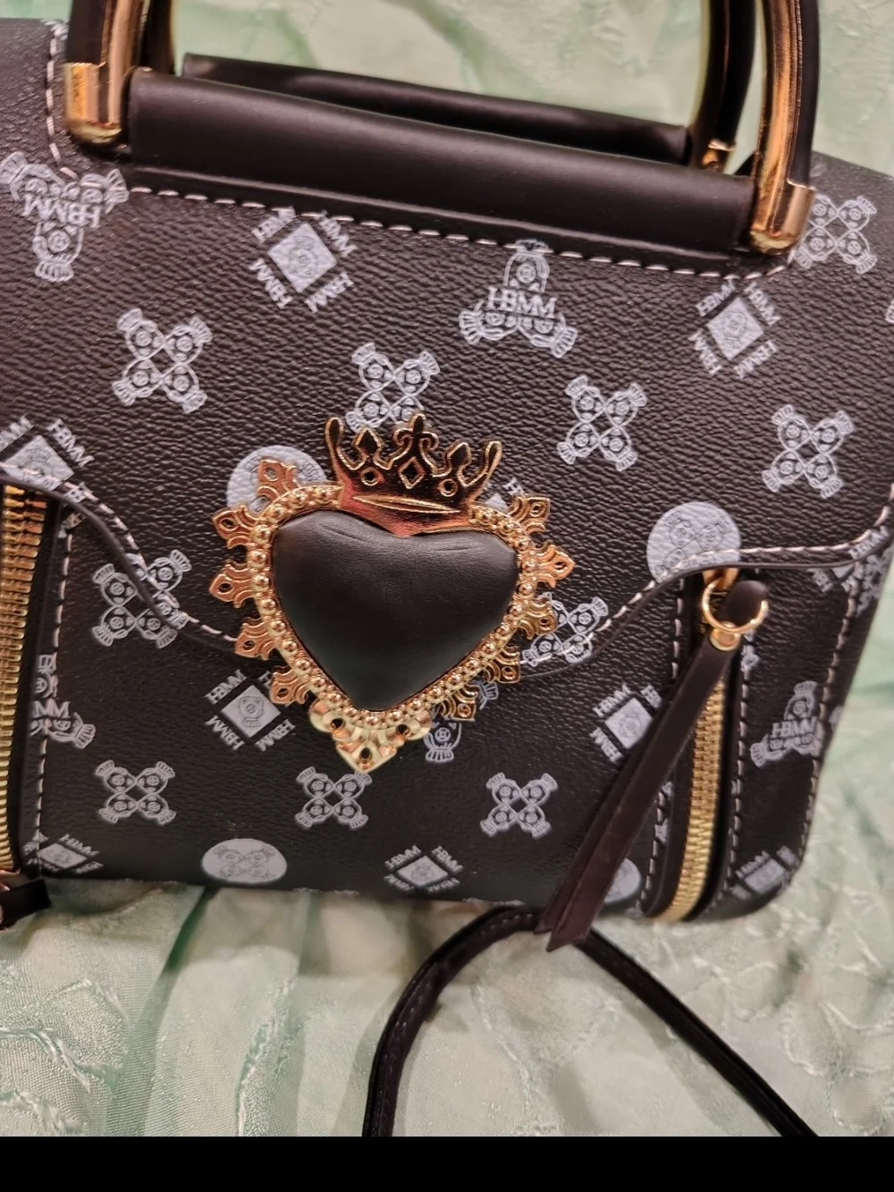 N/A stylish black