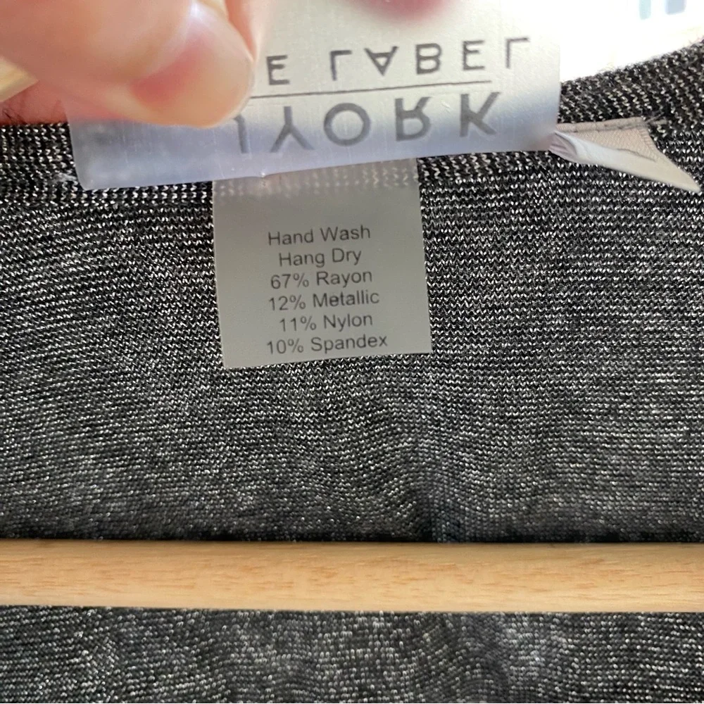 jyork label tie