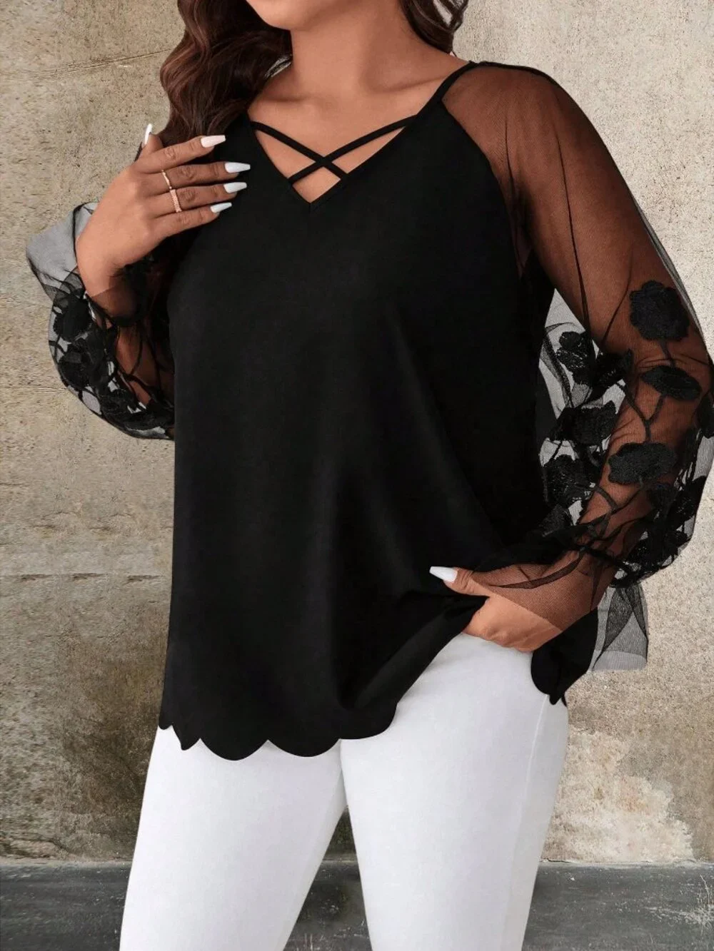 Black Casual Women's Plus Size Patchwork Floral Applique Long Sleeve Top