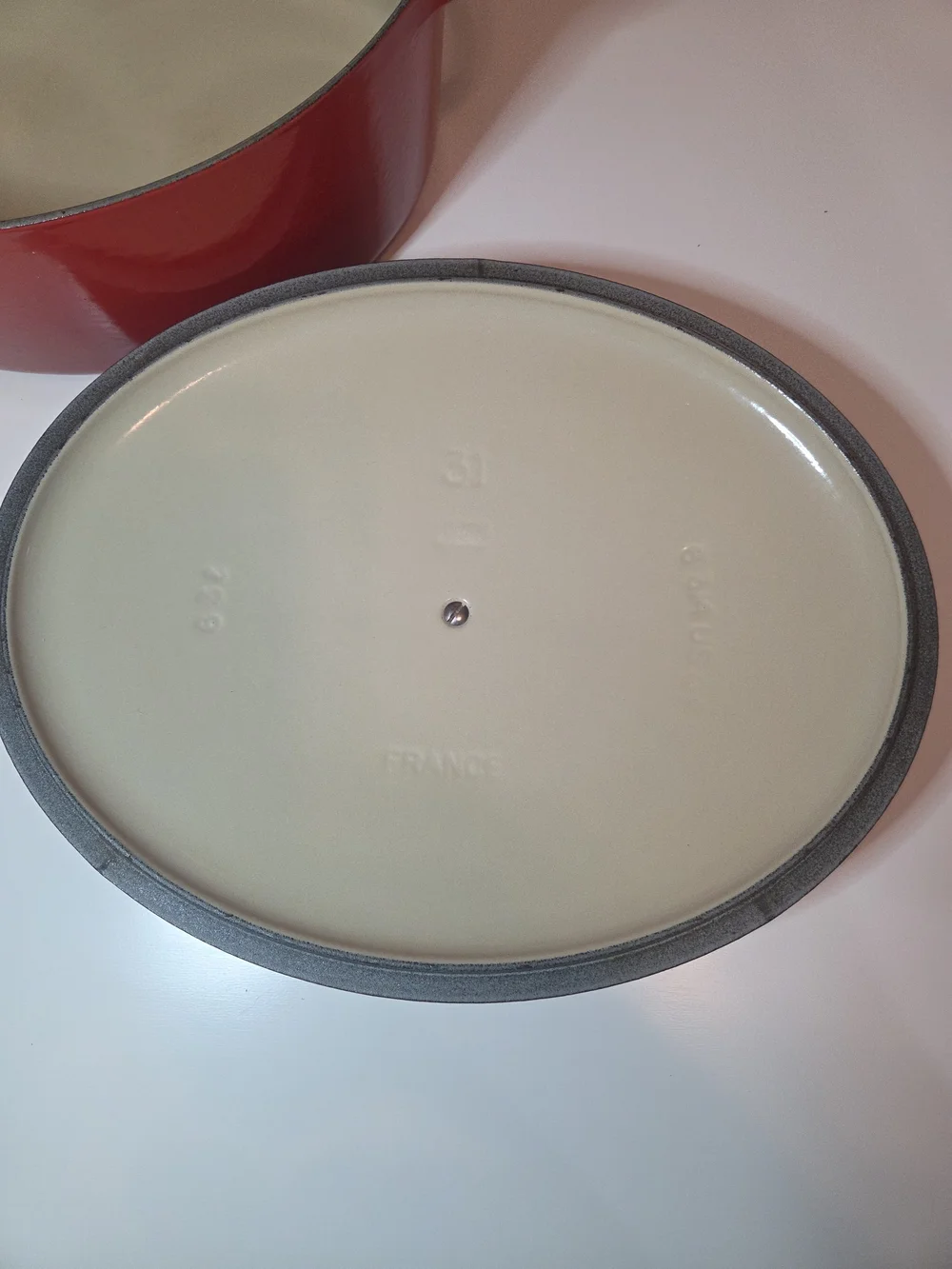 Le Creuset Signature Enameled Cast Iron Oval Dutch Oven