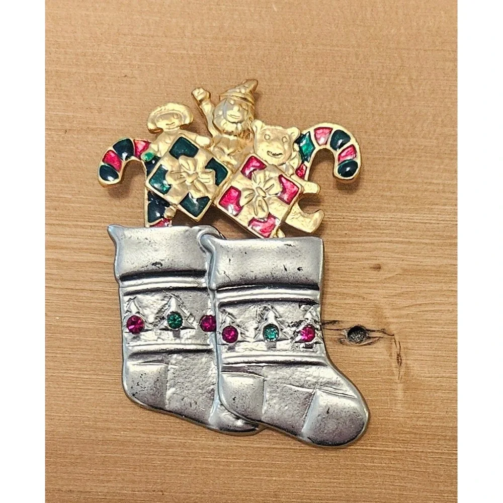 Vintage Christmas Brooch Holiday‎ Stocking Gifts Santa Boot Rhinestone Pin
