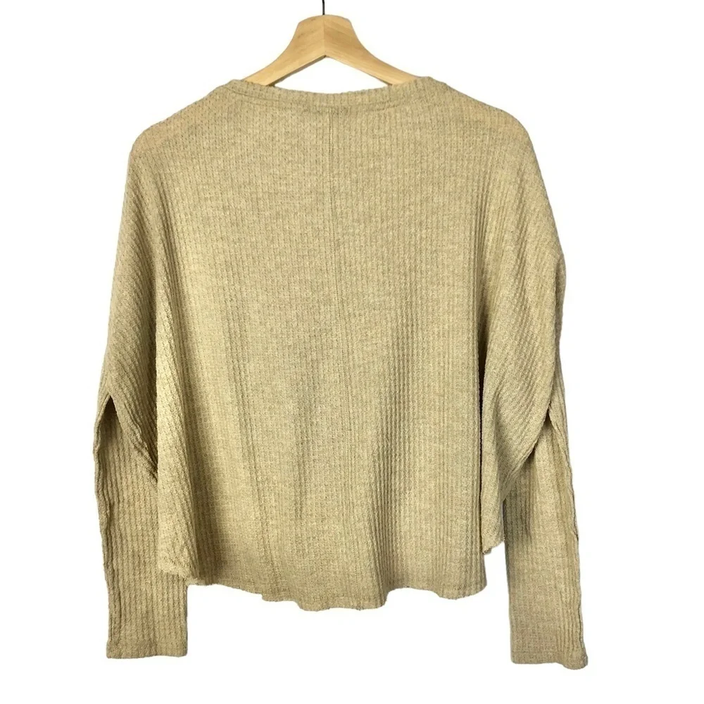 Urban Outfitters UO Out From Under Beige Jojo Button Down Thermal Long‎ Sleeve S