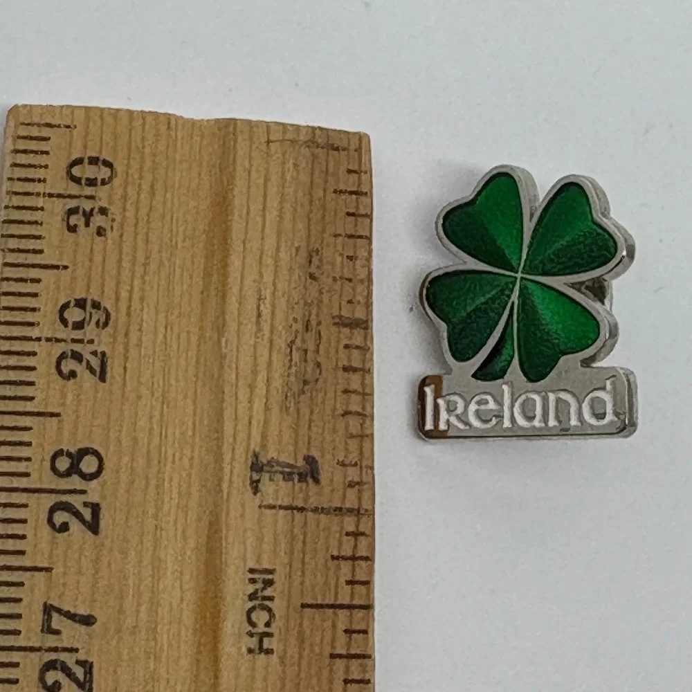 Ireland Four Leaf Clover Shamrock Green‎ Enamel Silver Tone Souvenir Lapel Pin