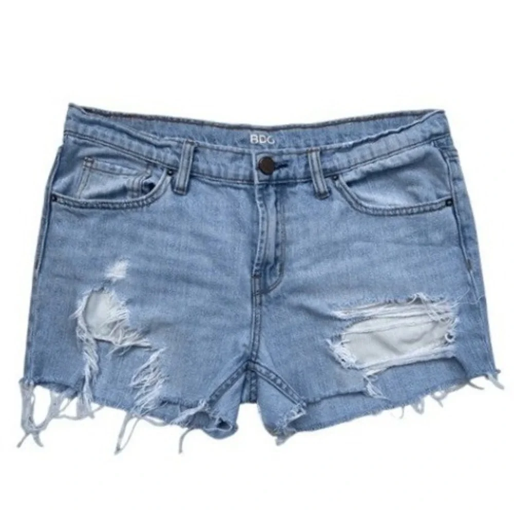 BDG Slim‎ Boyfriend Distressed Denim Shorts Light Wash Blue 28W Urban Outfitt