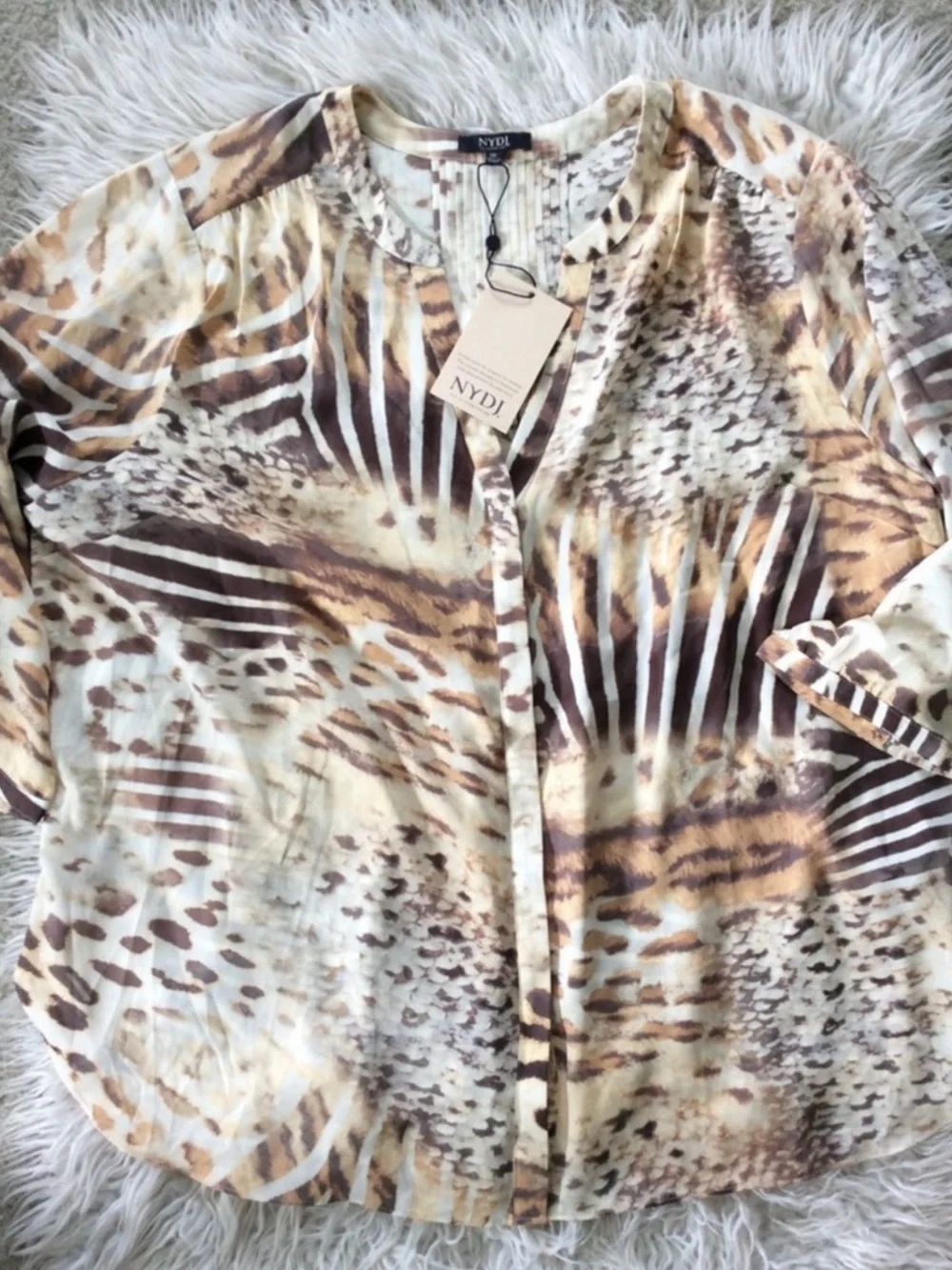 NYDJ nwt pintuck