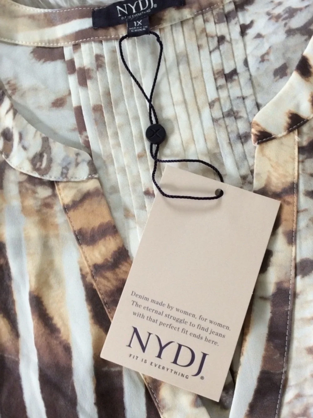 NYDJ nwt pintuck