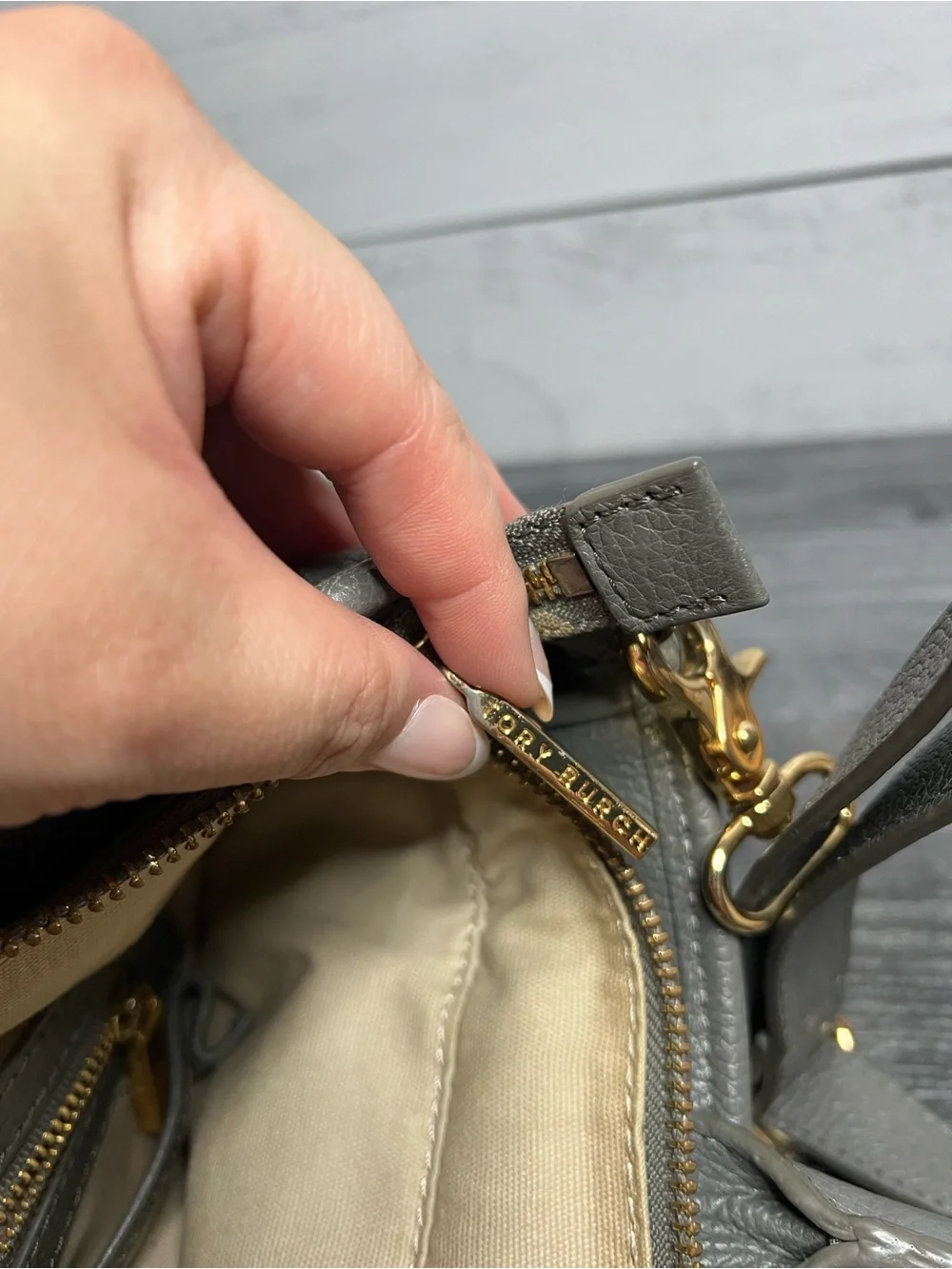 Tory Burch elegant pebbled