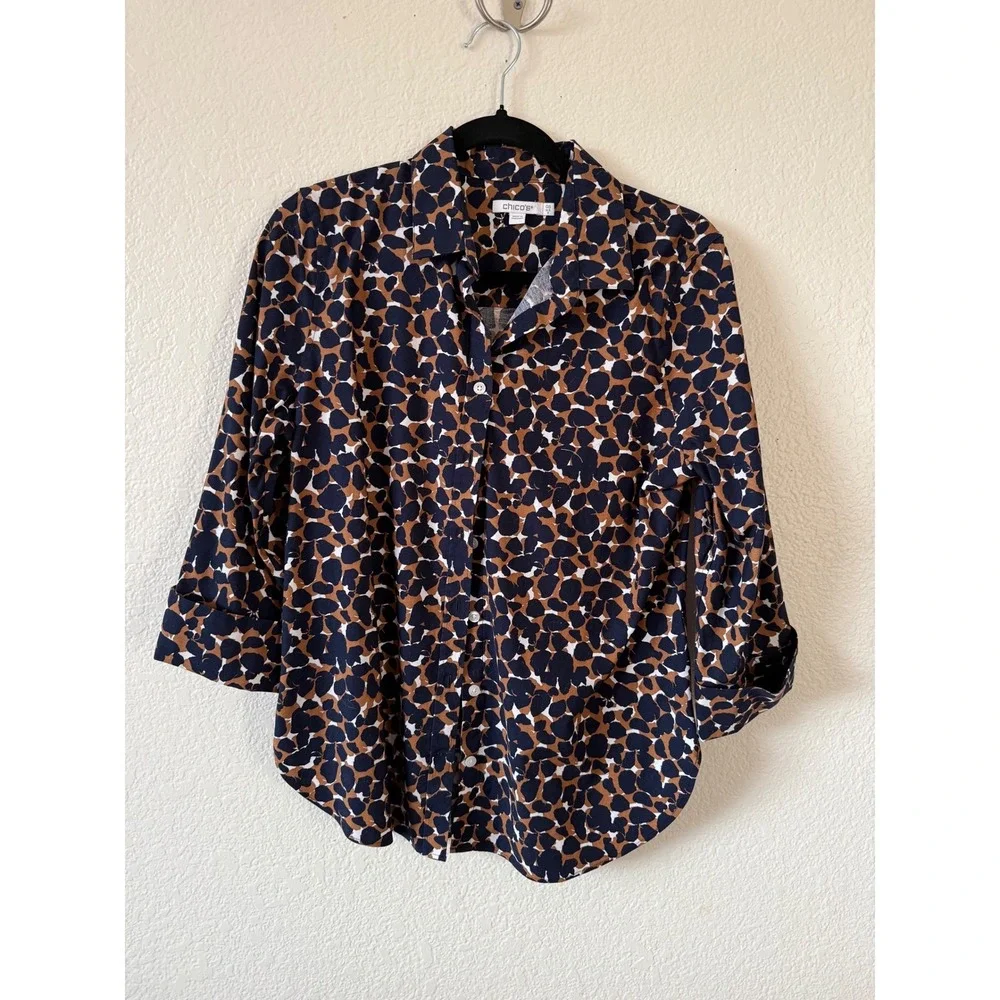 Chicos Women Navy Tan Abstract Pebble Print Button Down Shirt Size‎ M 3/4 Sleeve