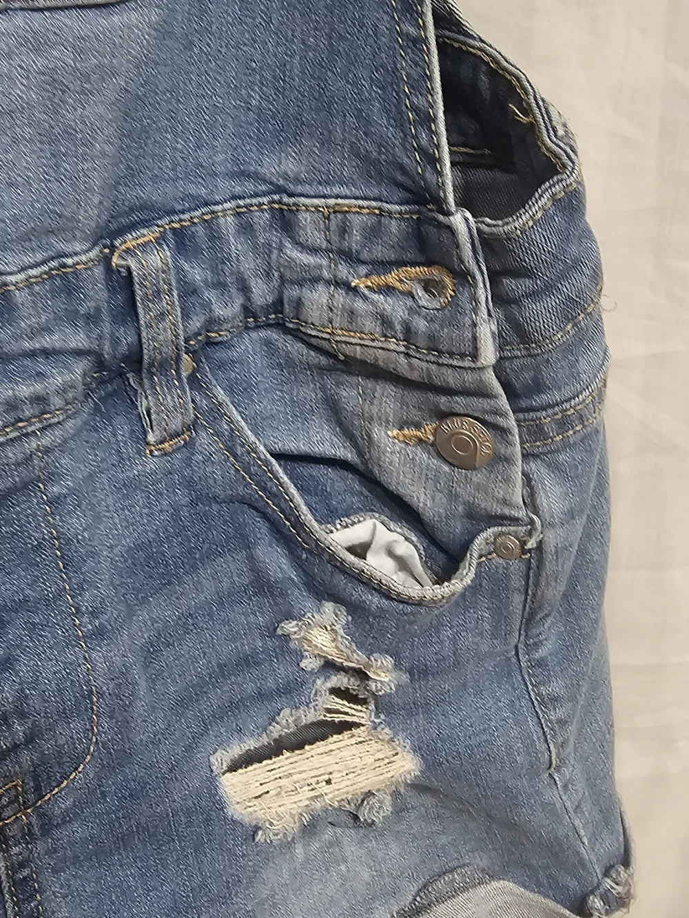 Blue Spice pockets rolled by