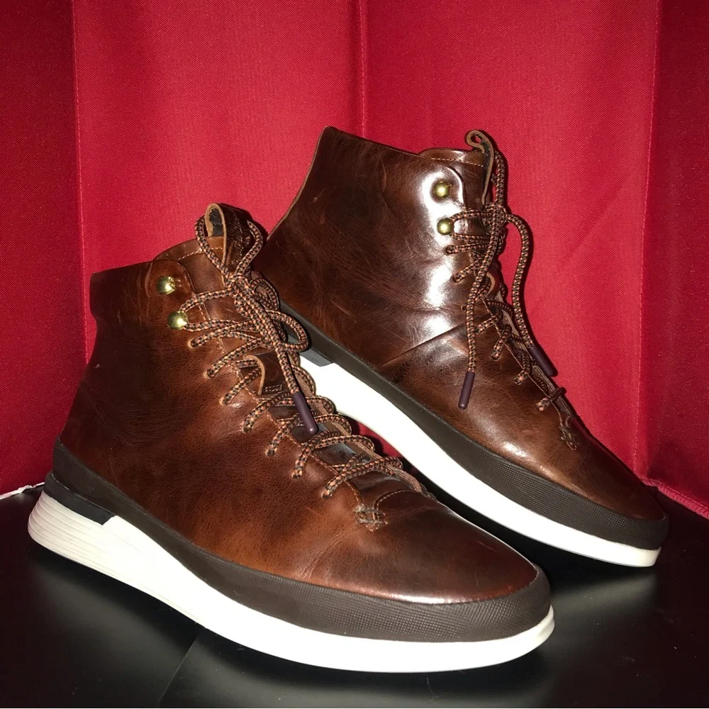 Wolf & Shepherd classic brown
