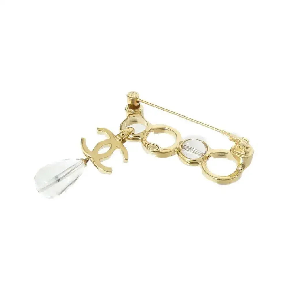 CHANEL white brooch