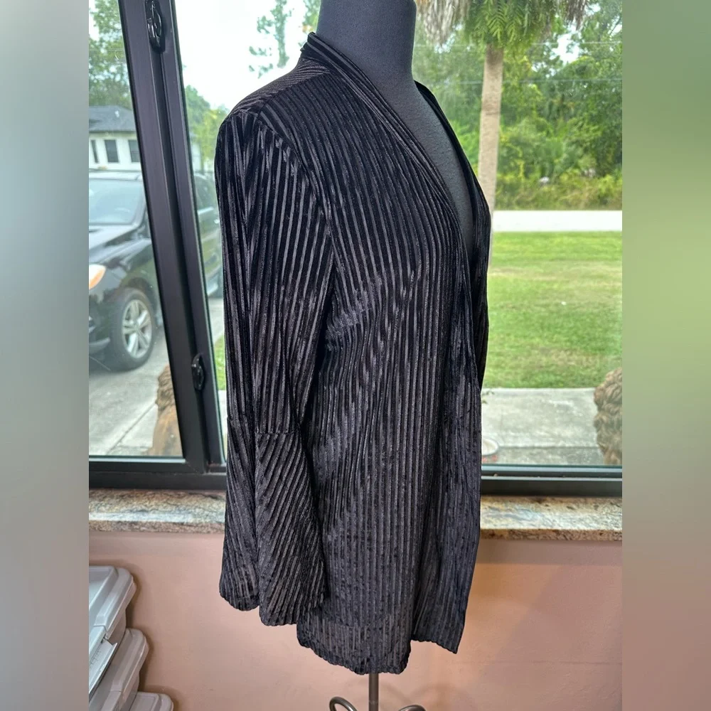 Isela Black Textured Stripes Velour Open Cardigan Size Medium NEW