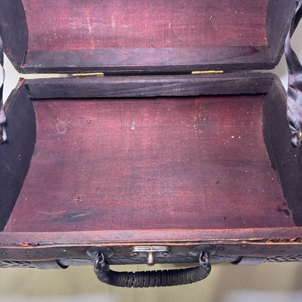 Vintage Woven Bamboo Leather‎ Trunk Jewelry Box Keepsake Decorative Storage