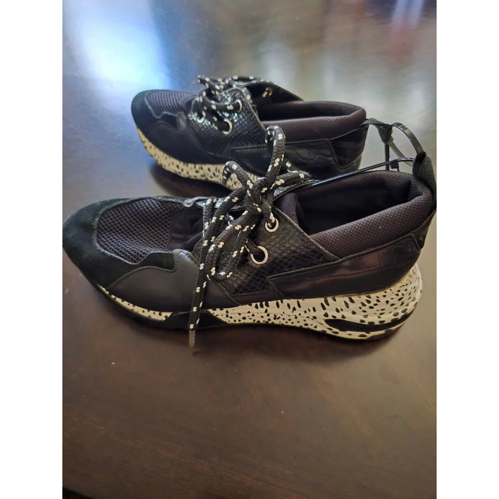 Women's Baddie STEVE MADDEN Athletic Sneakers Sz 10 Black White Animal Print EUC
