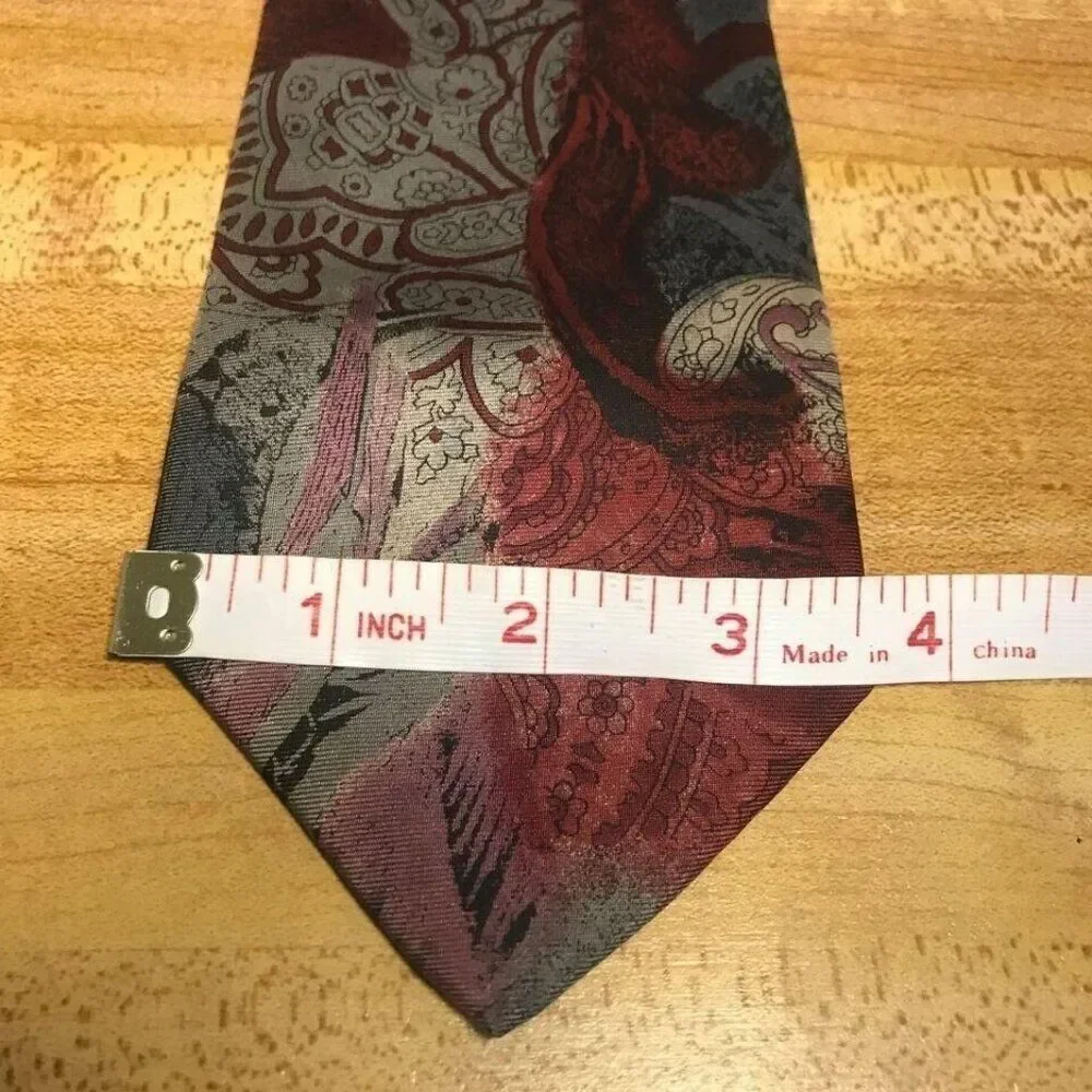 1154 HARVE' BENARD vtg silk gray maroon necktie 59 in X 3.75 in