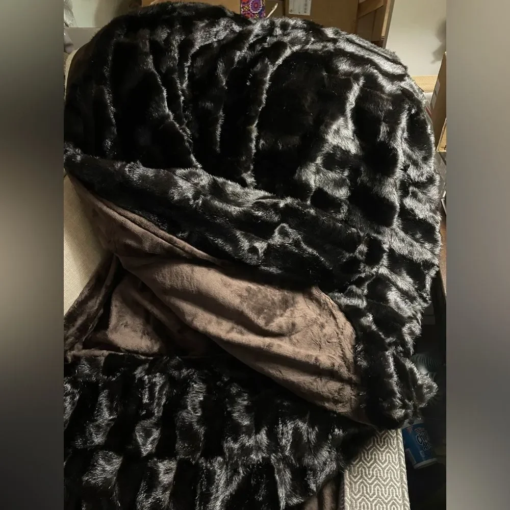 Aviva Stanoff decadent throw
