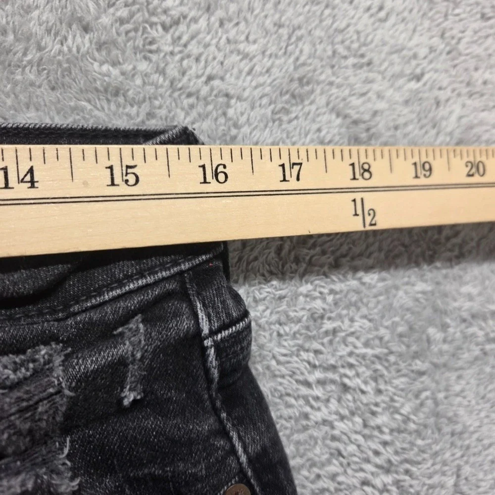 American Eagle Outfitters good pre