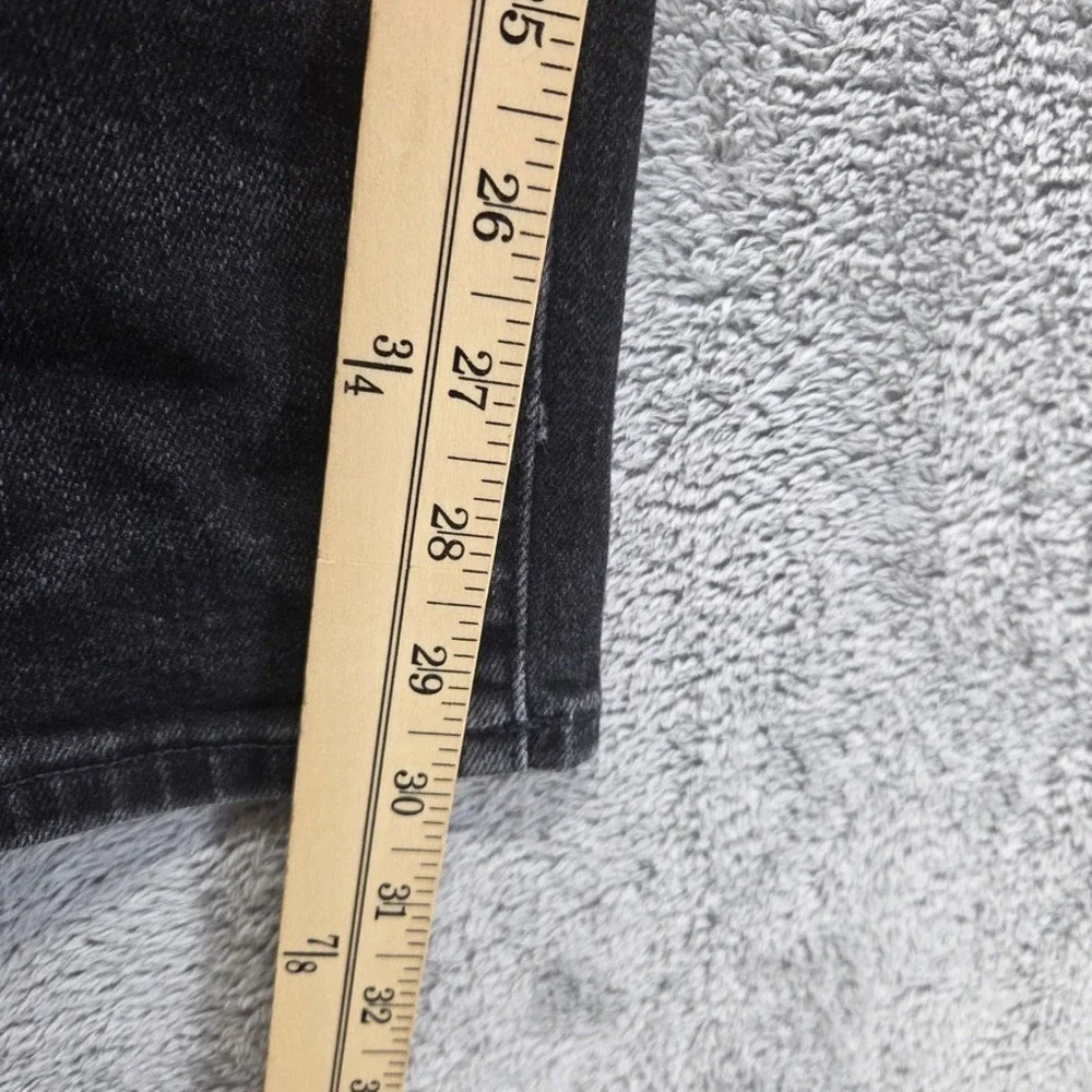 American Eagle Outfitters good pre