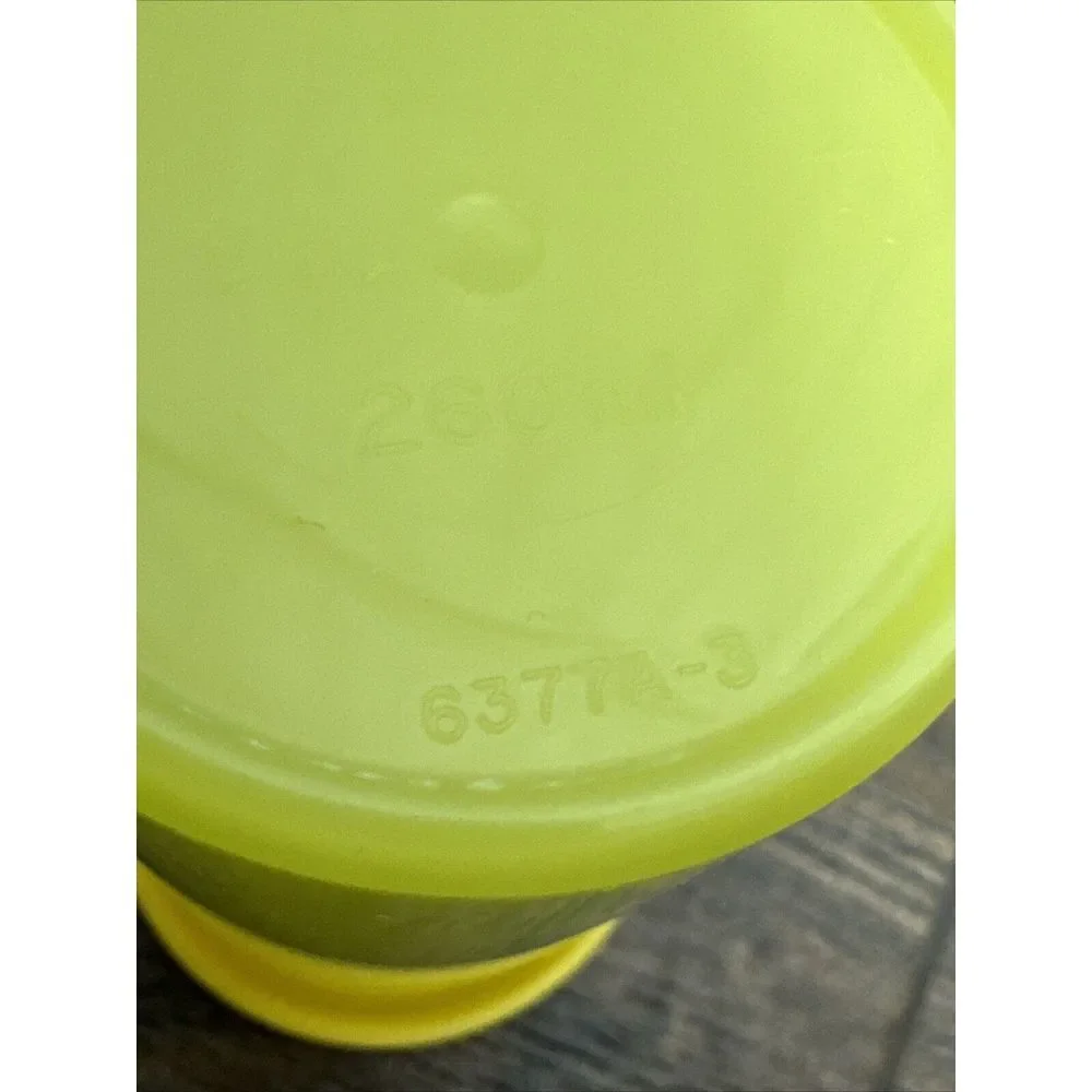 Tupperware Vintage 9 oz Sheer Stacking Yellow Cups Tumbler Set of 6 w/‎ Lids