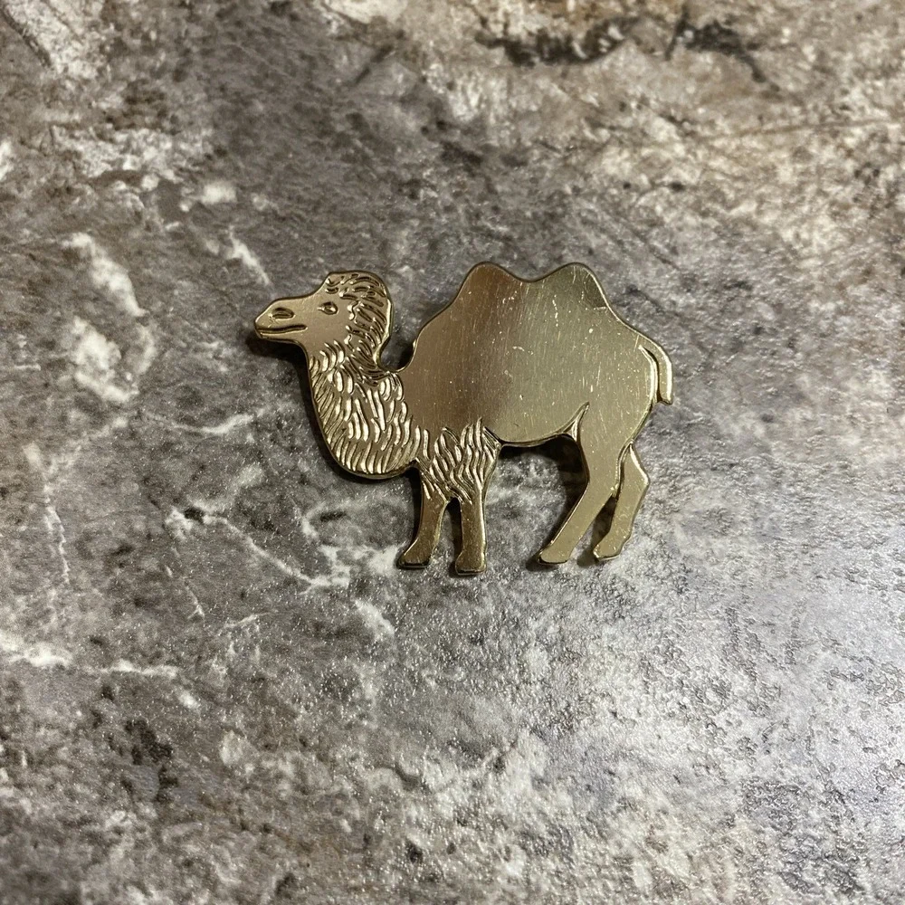 Goldtone Camel Pin Lapel Jacket  Hat    Masonic Knights Of‎ Templar 2 Inches