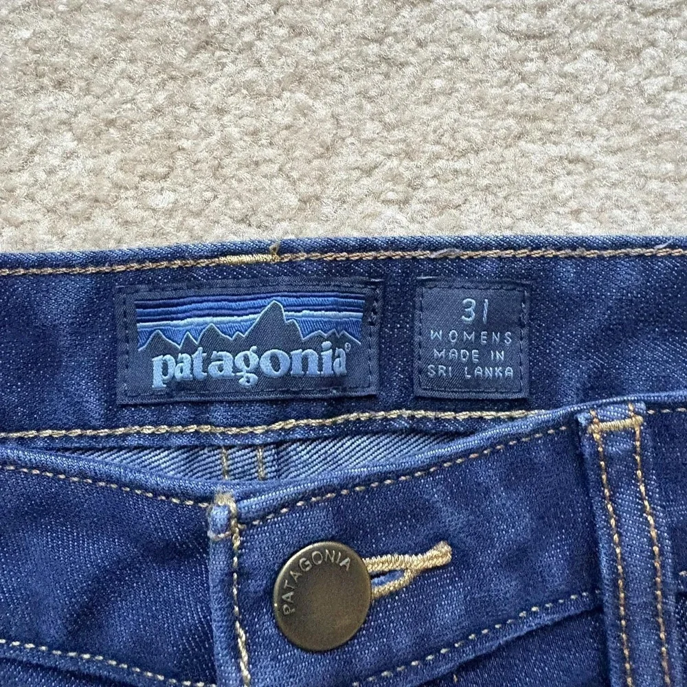 Patagonia Jeans Womens 33x28.5 Dark‎ Wash Straight Regular Organic Cotton Denim