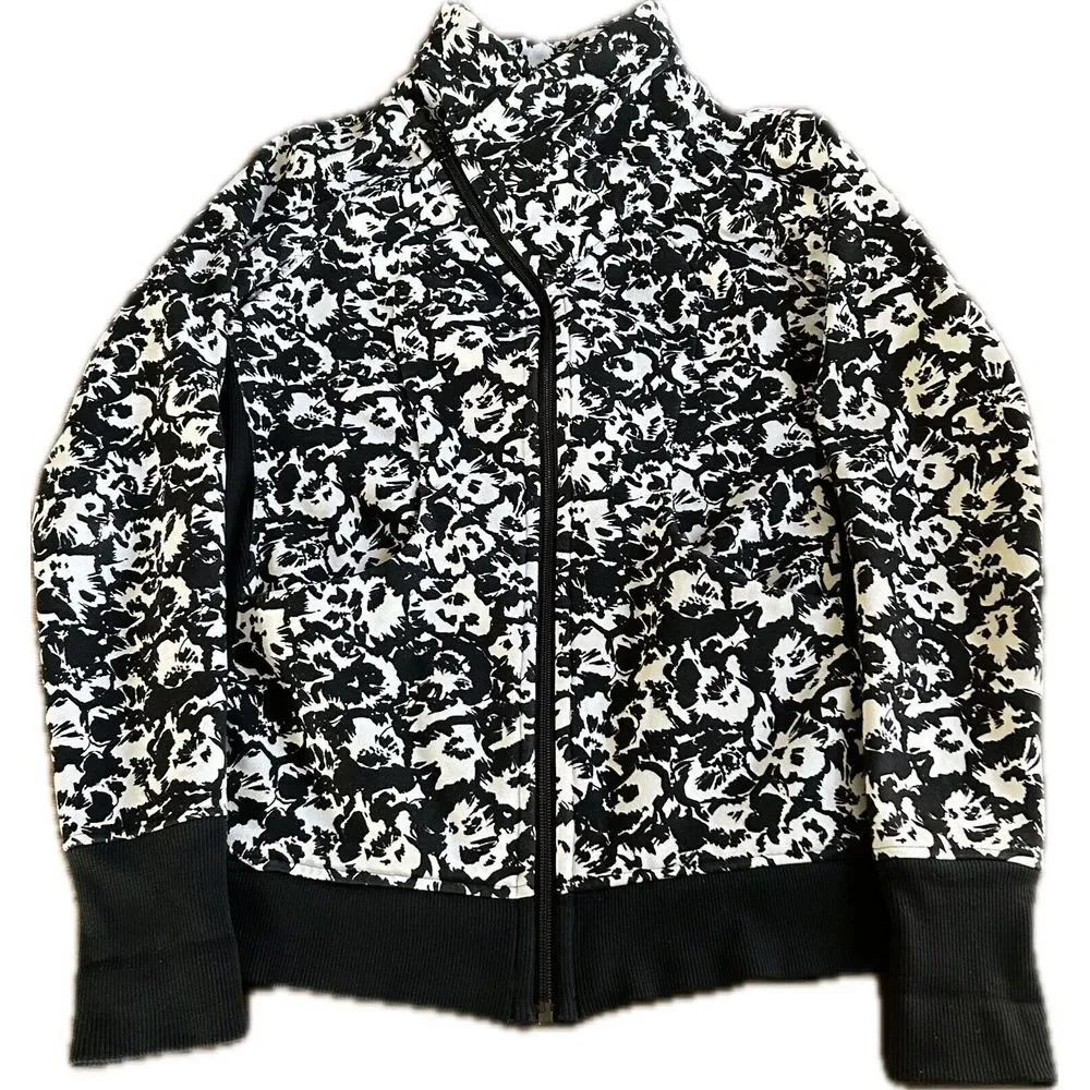 Lululemon Black & White Fleur Sombre Floral Cozy Cuddle Up Full Zip Jacket 6‎