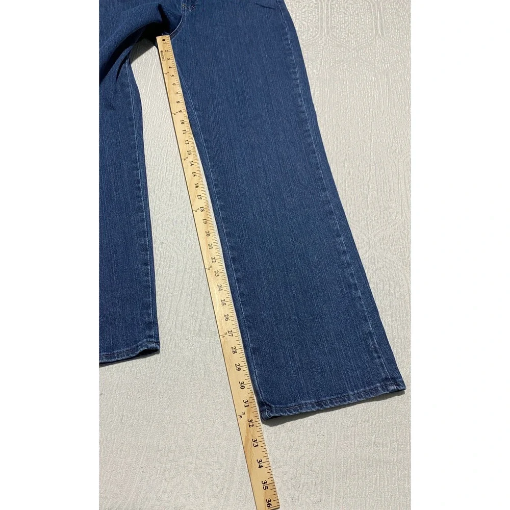 Lee brand style