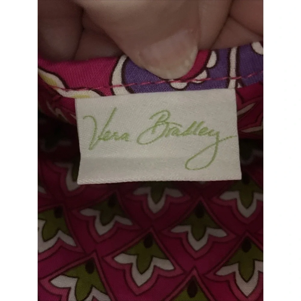 Vera Bradley stylish exterior compartment
