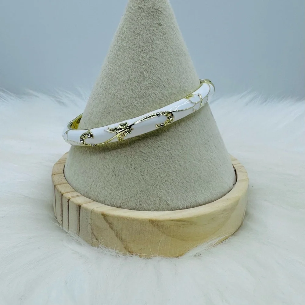 White Jasmine Floral Enamel Cloisonne Bracelet Bangle