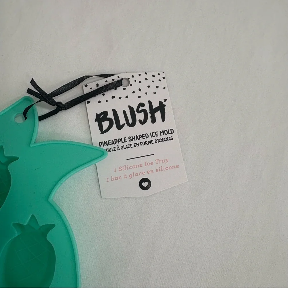 Blush Silicone Pineapple Shape Ice Cube‎ Mold Tray Green NWT