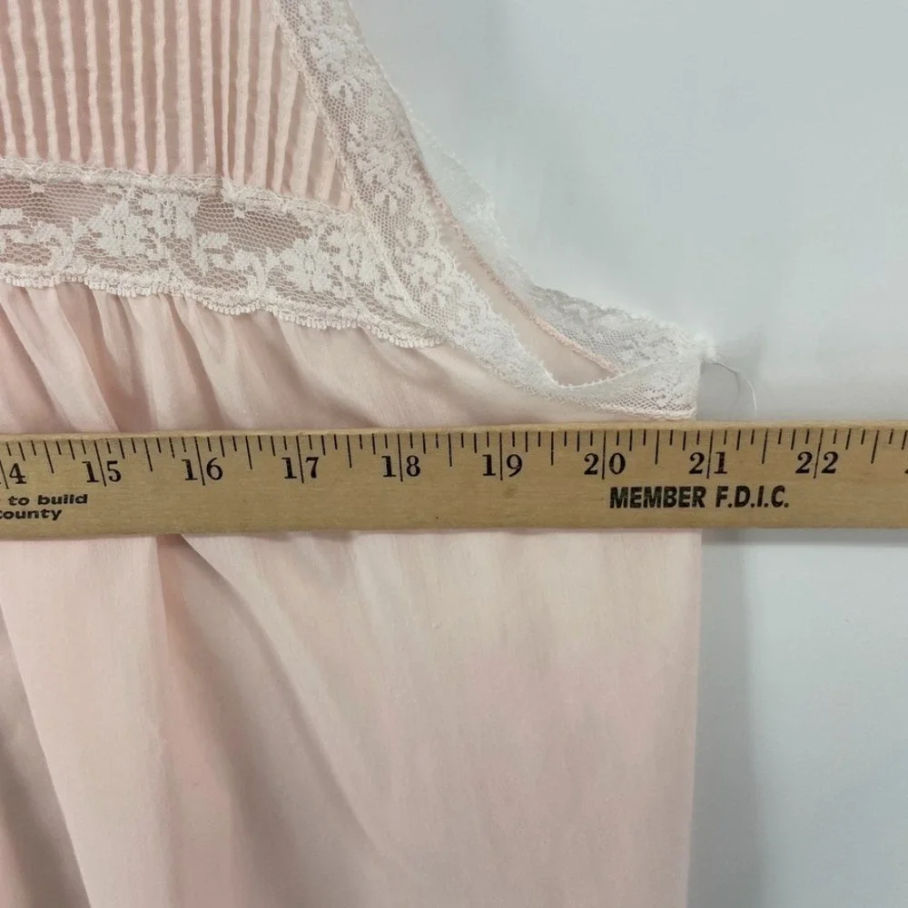barbizon vintage nightgown