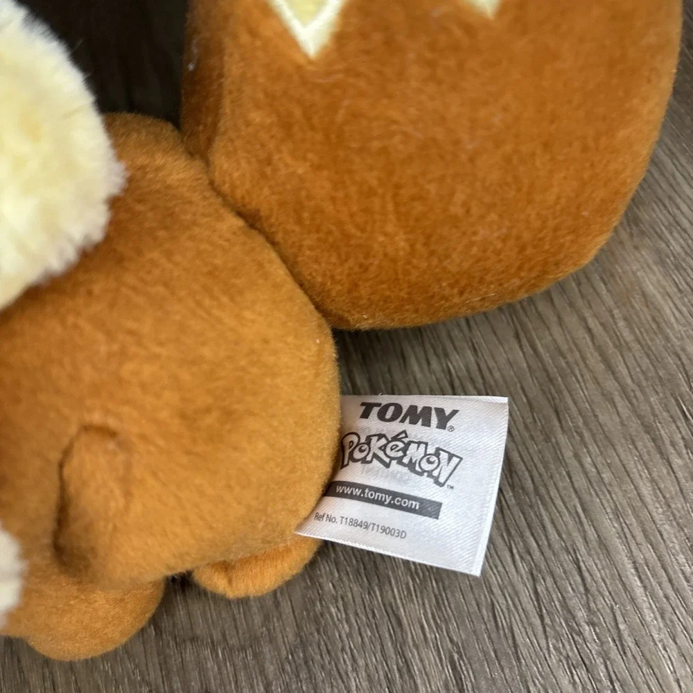 2016 Pokemon TOMY 7 Inch Eevee Plush Toy‎