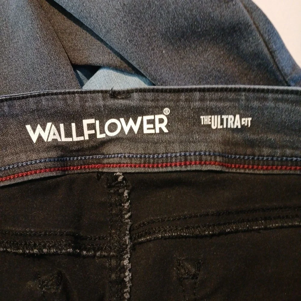Old Navy Size 17 Wallflower The Ultrafit Jeans‎ Stretch Black Denim Jeggings