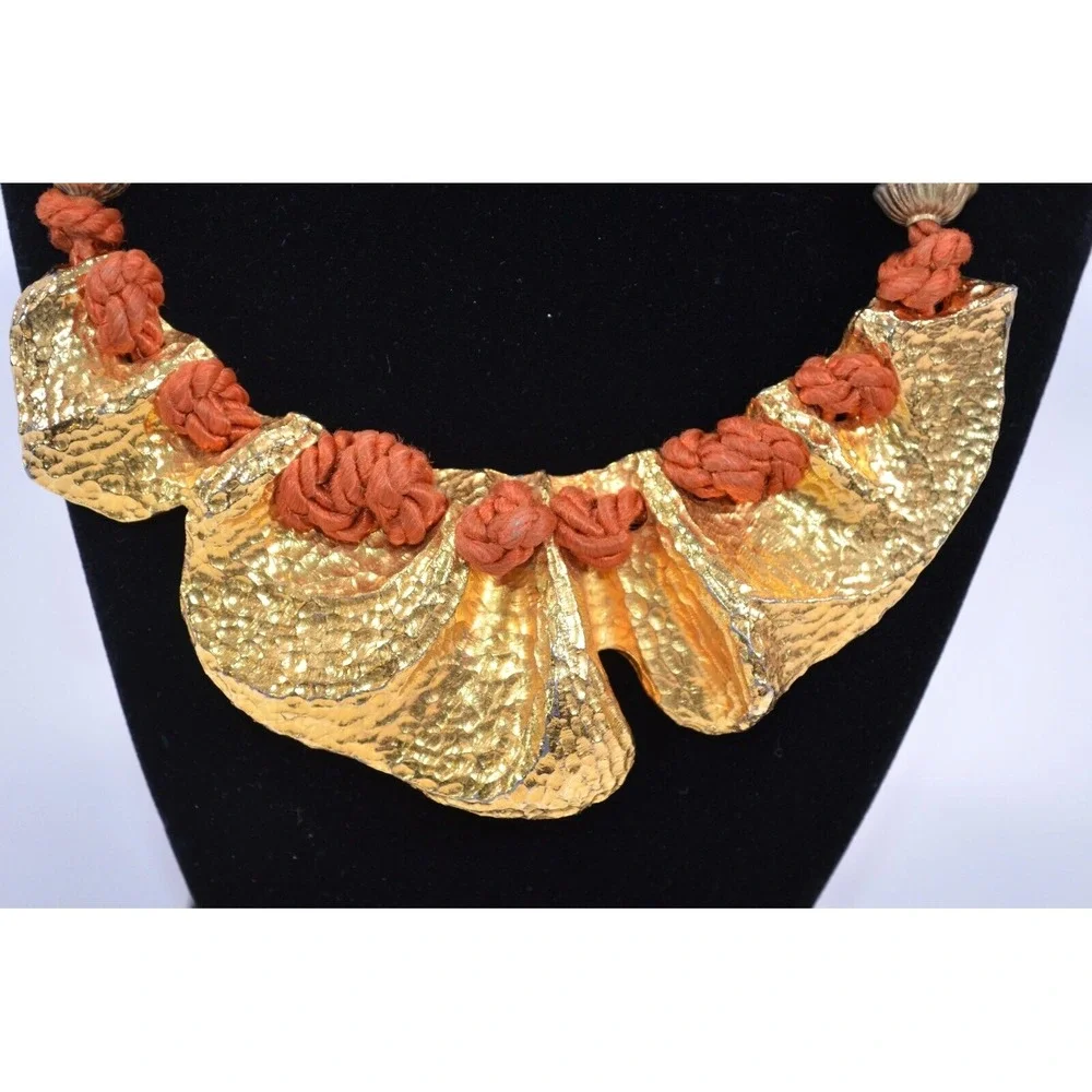 N/A gold tone
