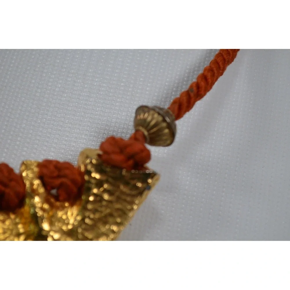 N/A gold tone
