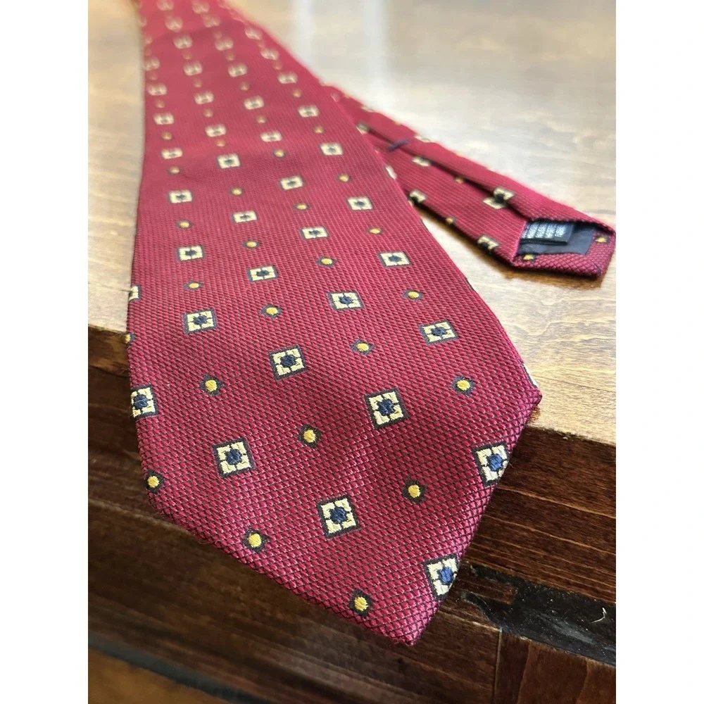 Lands End Neck Tie Men's 100% Silk Hand Sewn In The‎ Burgundy Geometric Print