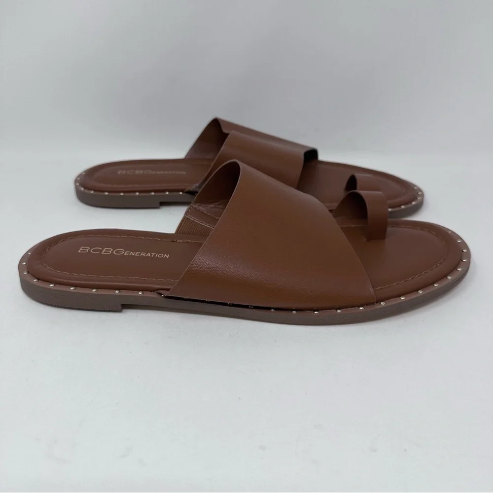 BCBGeneration Zinda Flat Sandal Flip Flop Faux Leather Vegan Camel Brown Size 10