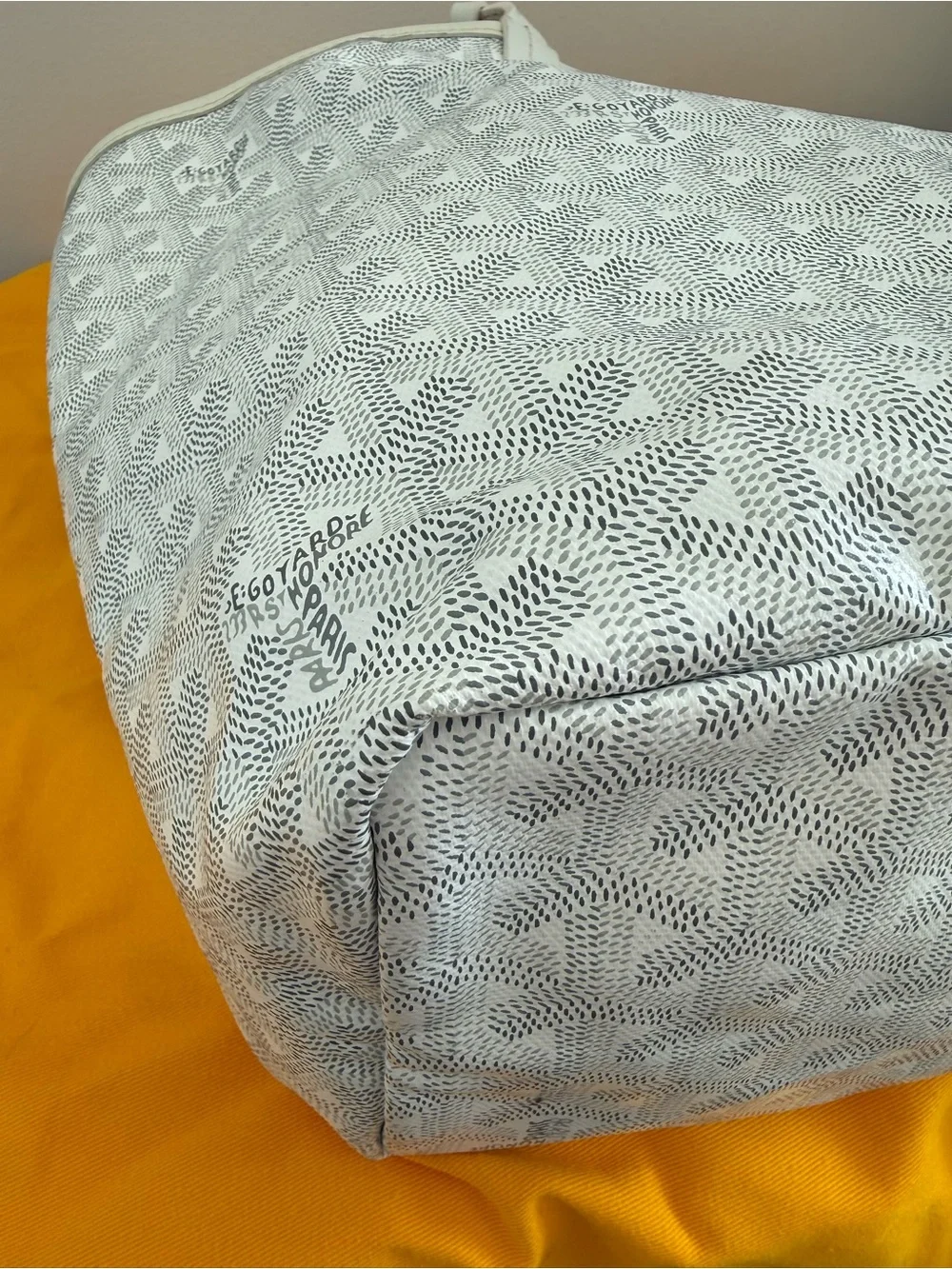 Goyard classic saint