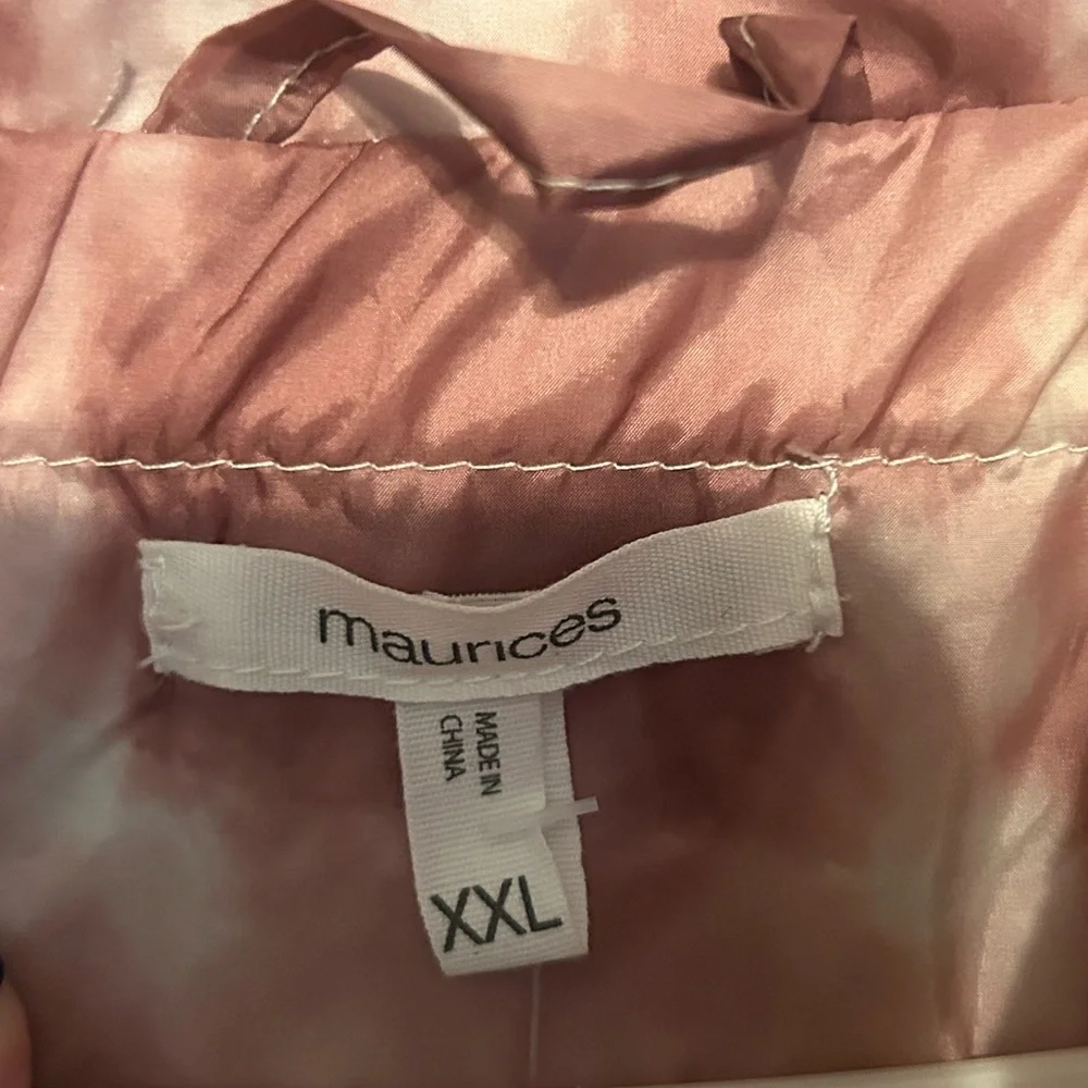 Maurices chest 24