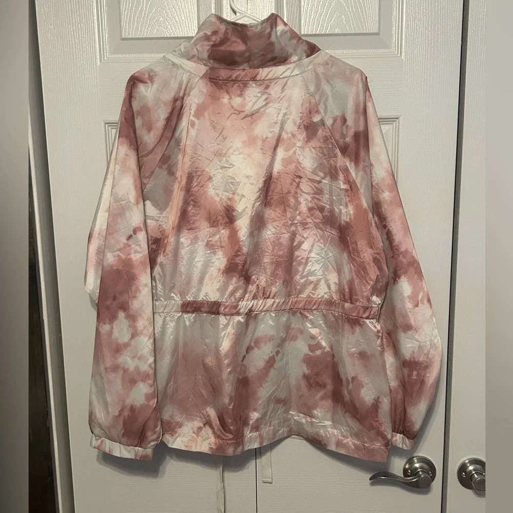 Maurices chest 24
