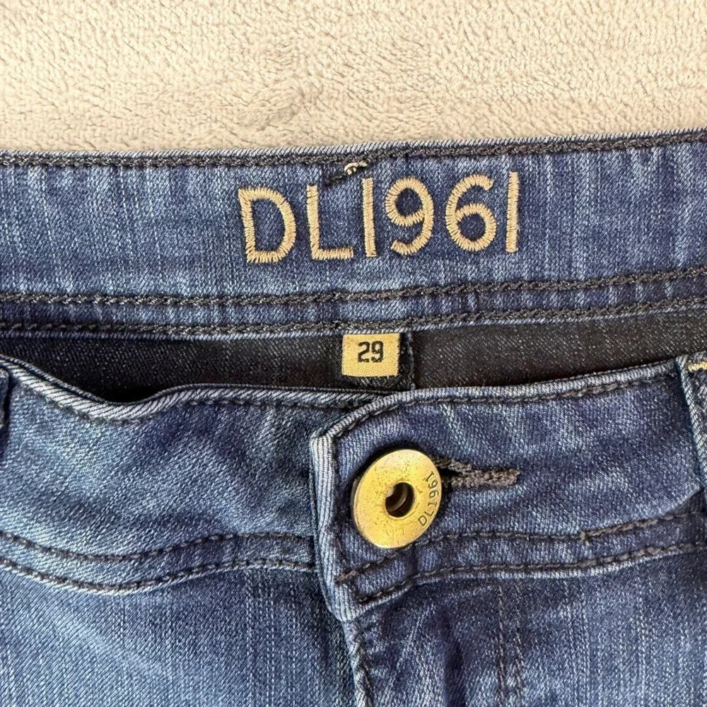 DL1961 embrace your