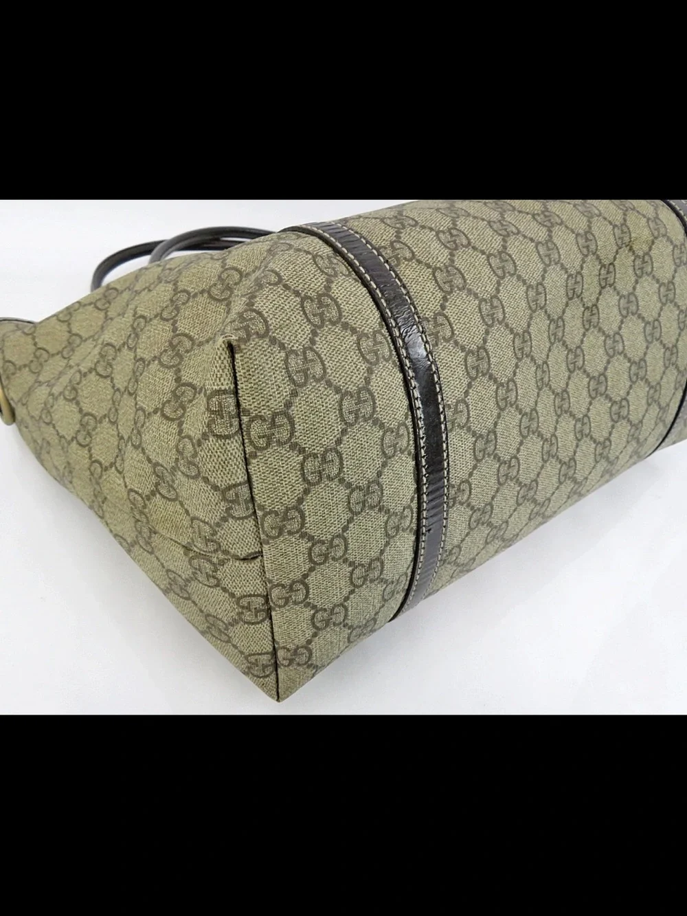Gucci tote signature