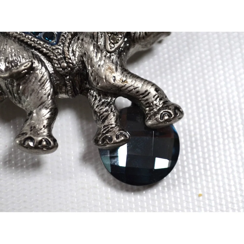 The Unbranded Brand vintage silver