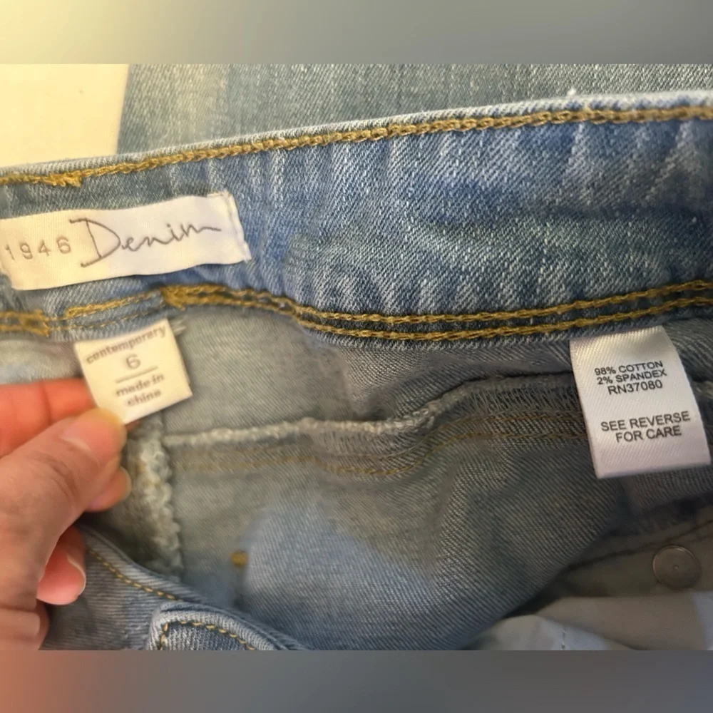 EST 1946 Denim Contemporary Blue Jeans Distressed with Natural Fading Sz-6.‎ F8